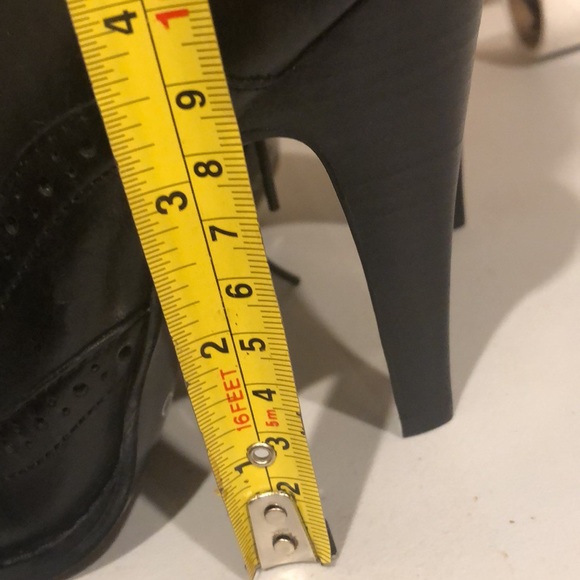 Black leather Oxford heels ALDO, size 7, new, with anti- slip stickers - Picture 14 of 15